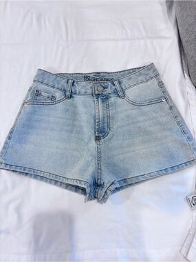 No Boundaries Light Blue Denim High-Rise Jean Shorts Size 4